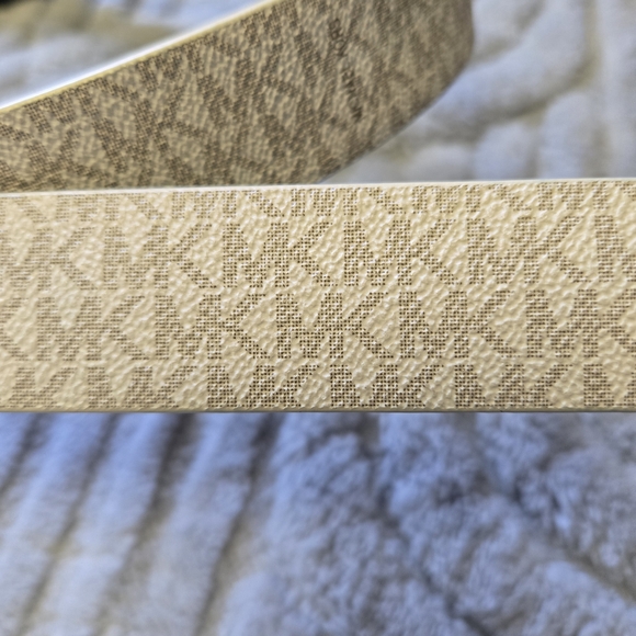 Michael Kors Reversible Black/White Belt for Women 40in Width 1.25 In NWOT - Picture 3 of 6